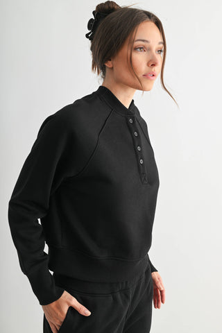 Hearth Henley Pullover in Black