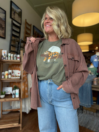 Women's Life Is Good Take It Easy Tiger Short Sleeve Boxy Crusher Tee