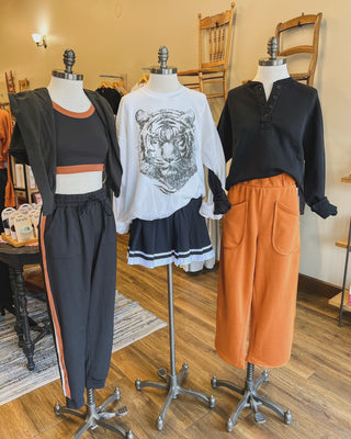 Hearth Henley Pullover in Black