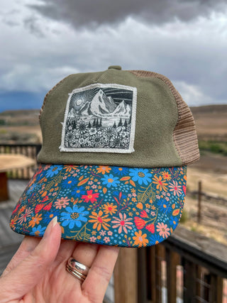 Canvas Trucker Hat - Mountains Are Calling