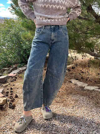 Barrel Jeans with Relaxed Fit