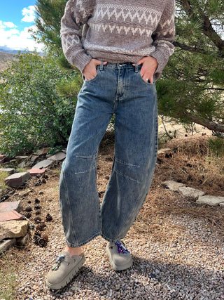 Barrel Jeans with Relaxed Fit