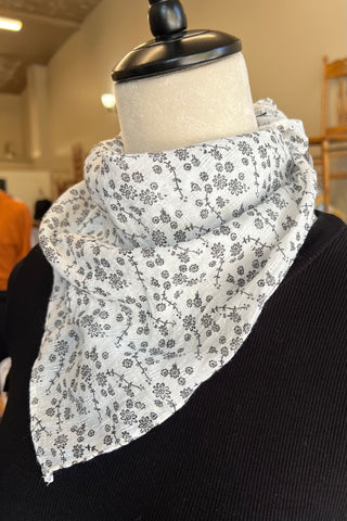 Boho Printed Neck Scarf – Black Floral
